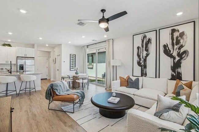 Photo - 3411 N Val Vista Dr