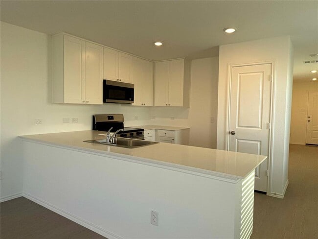 Photo - 242 Kings Row Ln