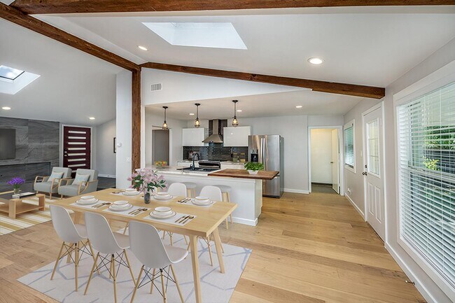 Photo - Mid-century North Branch home minutes from...