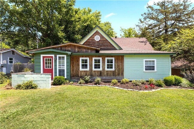 ****HUGE 3/1 House for Rent AVAILABLE NOW**** - ****HUGE 3/1 House for Rent AVAILABLE NOW****