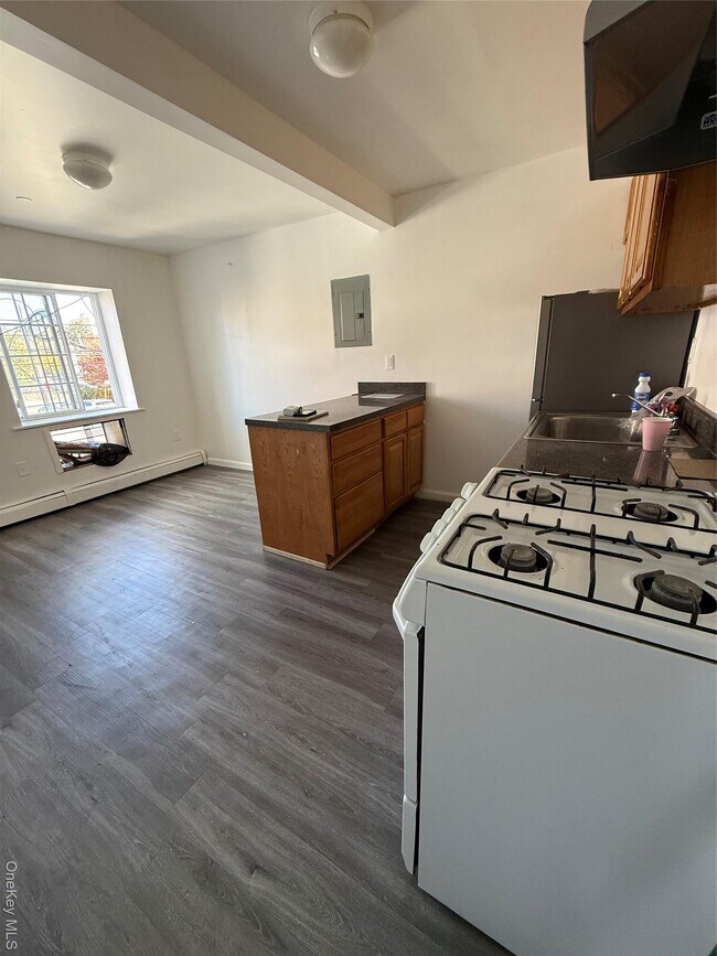 Photo - 1550 Parker St