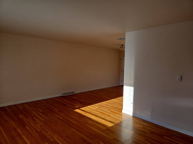 Photo - 119 E Circle Dr