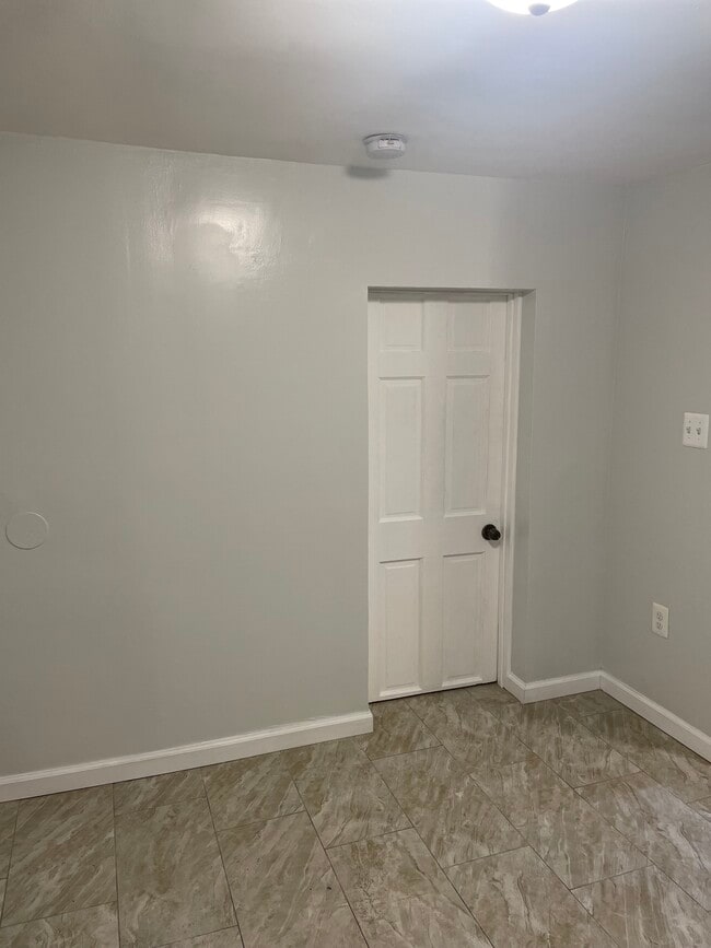 Photo - 6116 Washington St Unit 1 bedroom