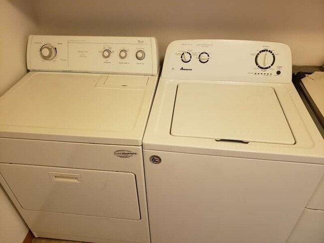 Photo - Spacious 3 bedroom, 2 1/2 bath Duplex