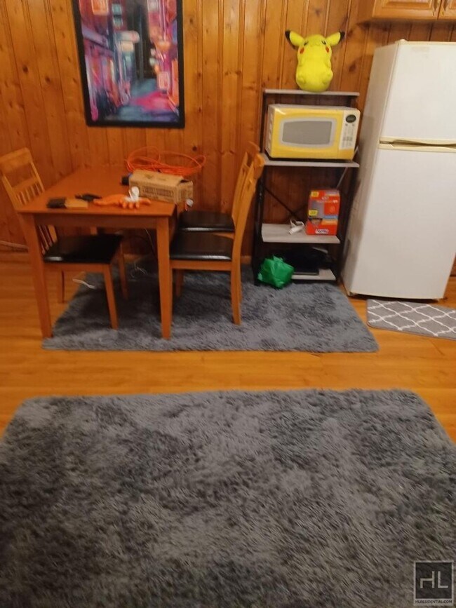 Photo - WOODSIDE AVENUE