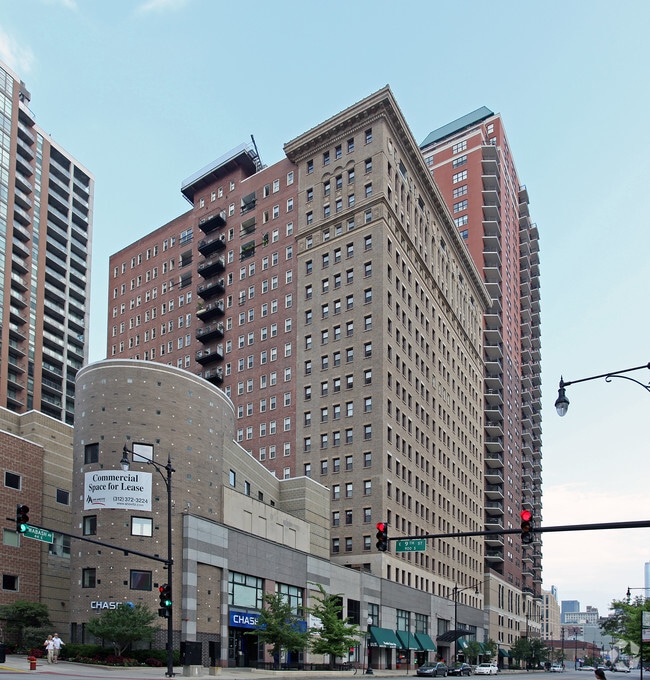 Primary Photo - Burnham Park Plaza