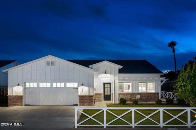 Building Photo - 4311 E Earll Dr