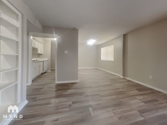 Photo - 5625 Antoine Dr