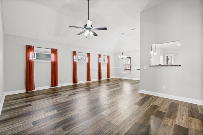 Photo - 1796 Rains Rd