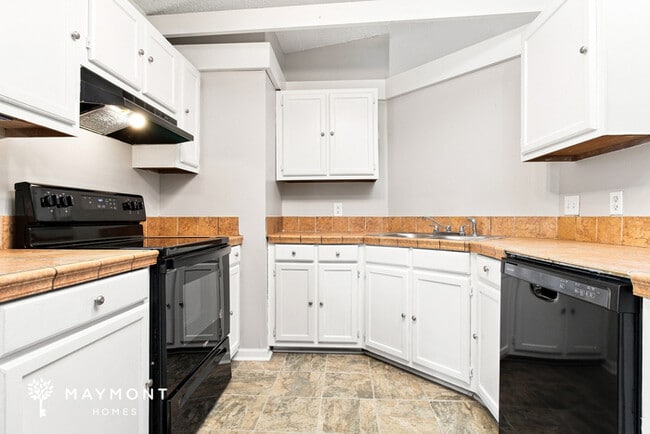 225 Rockingham Rd
