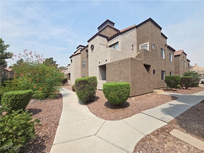 Building Photo - 2972 Juniper Hills Blvd Unit 203 Rental