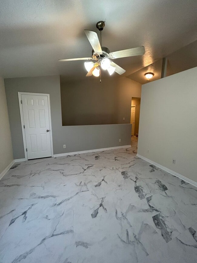 Photo - 5 Bedroom 3 Bathroom House in Spanish Fork!