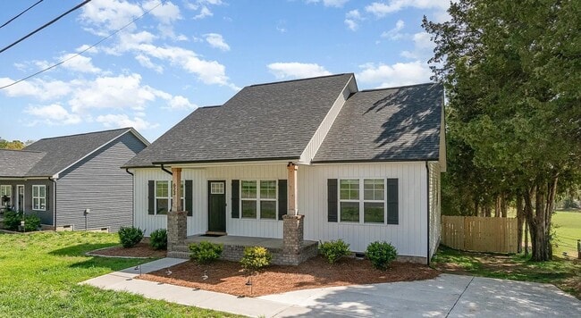 Photo - 623 Skyland Dr