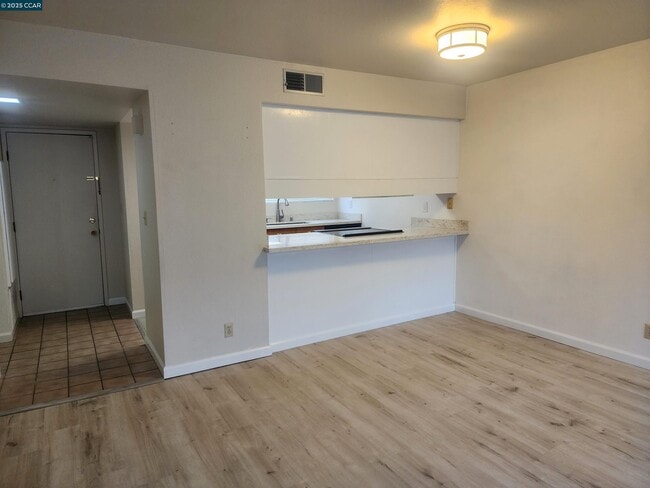 Photo - 1600 Carmel Dr Unit 15