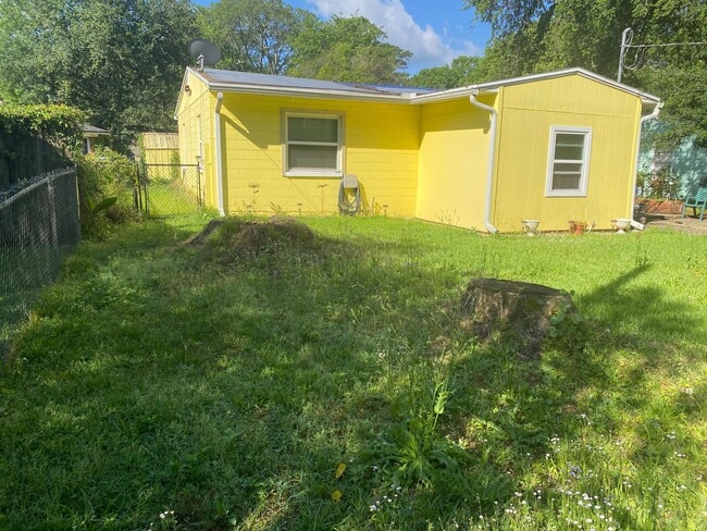 Photo - 2812 Ernest St