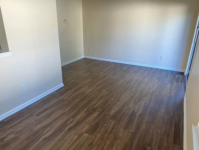 Photo - 4662 Louise St Claire Dr Casa Adosada