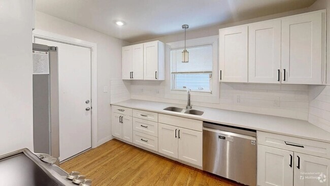 Building Photo - Greycliff 3 Bed Rental