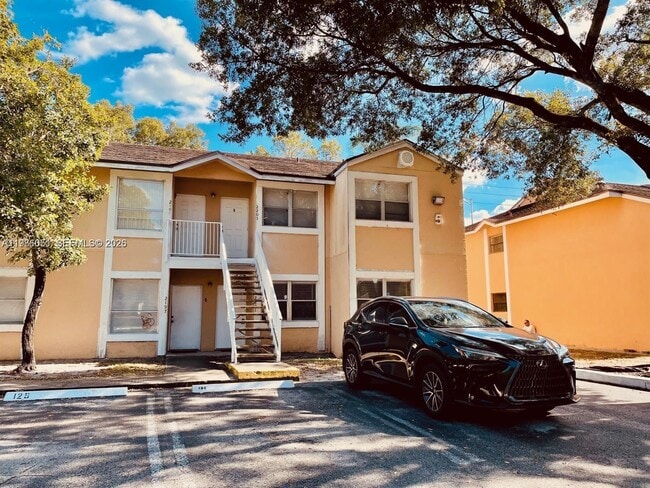 Photo - 2201 SW 80th Terrace Unidad 2201