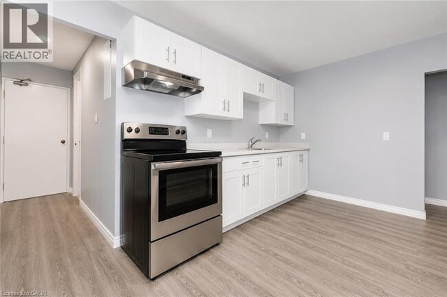Photo - 101 Westmount Rd N Unit 1