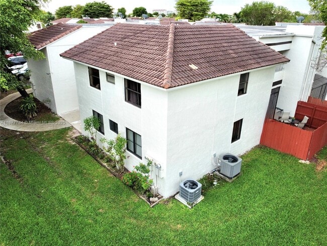 Building Photo - 10857 NW 7th St Unit 21-17 Rental