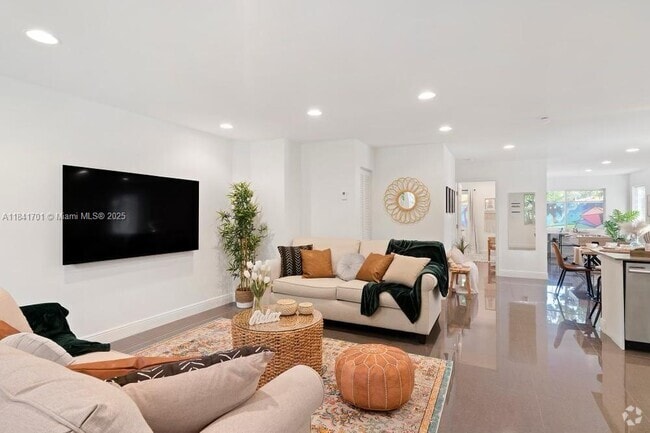 Building Photo - 258 NW 41st St Rental