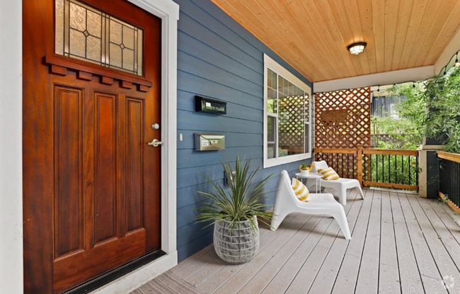 Building Photo - *COMING SOON* Gorgeous 4 Bedroom Home Loca...