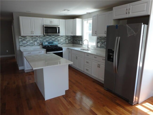 Photo - 845 Manton Ave