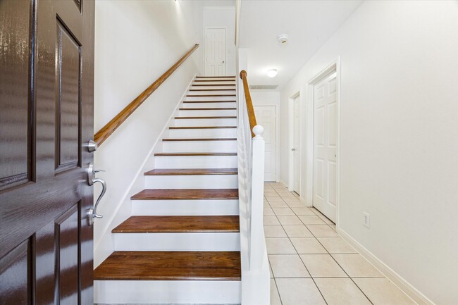 Building Photo - 1626 Genesee St