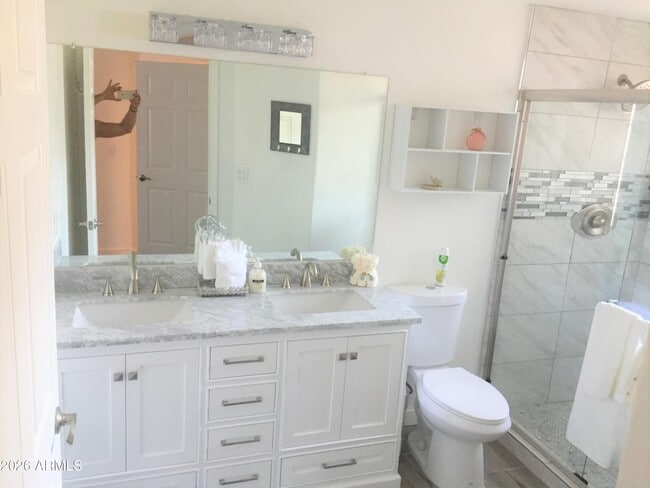 10401 N 52nd St Unit C115