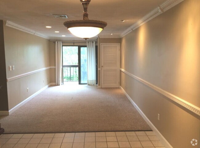 Building Photo - 2 Bed 2 Bath Unit 202 Rental