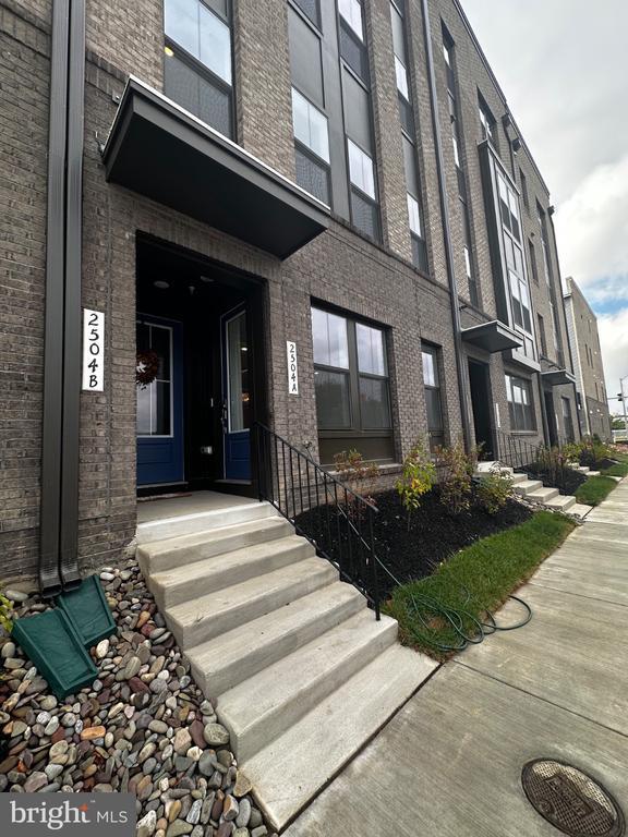 Building Photo - 2504 W Peninsula Dr Unit A