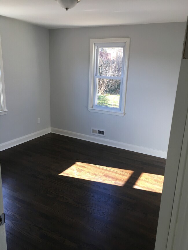 Photo - 5938 Clayton Ave