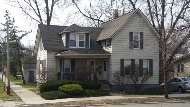 Building Photo - Royal Oak Triplex - Washington Unit 1