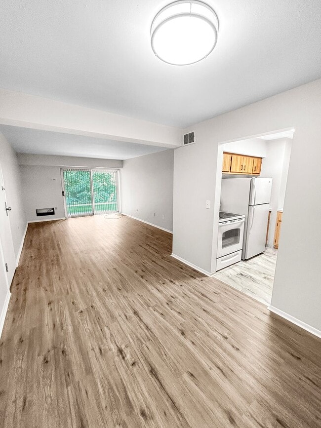 Building Photo - One Bedroom Condo in Moon Township!!