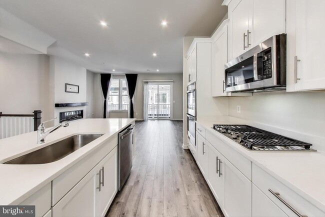 Building Photo - 8155 Red Hook St Rental