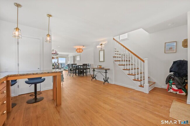 Photo - 1895 Fairfield Beach Rd