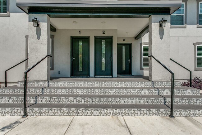 Photo - 488-EO Unit 2