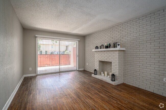 1BR, 1BA - 850SF - The Pines at Leonora Park Unit 204