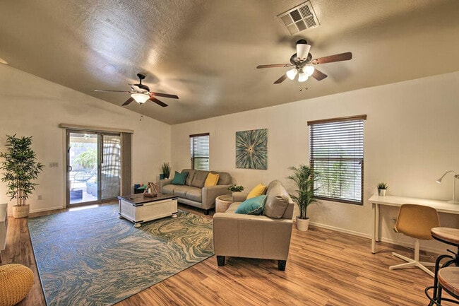 Photo - 1021 S 167th Ln Unidad ID1385890P