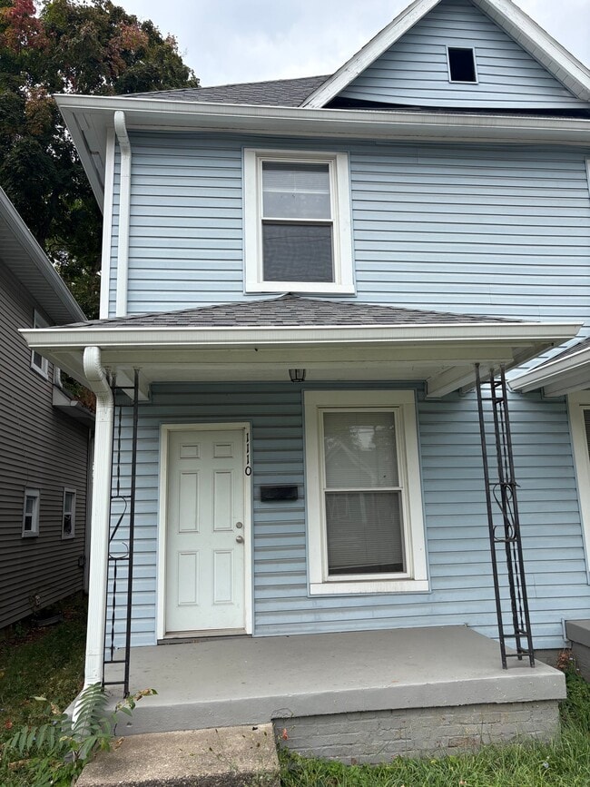 Building Photo - 1112 N Rural St