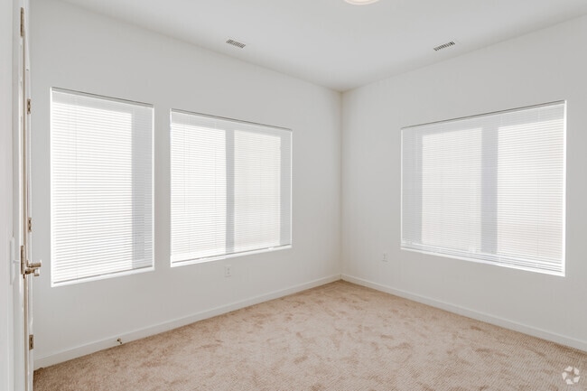 2BR, 2BA Den - 3A - Straight River Apartments, LLC