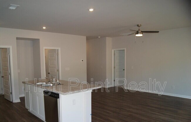 Photo - 514 Antler Wy