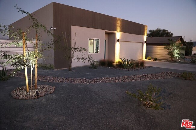 Photo - 13826 Caliente Dr House