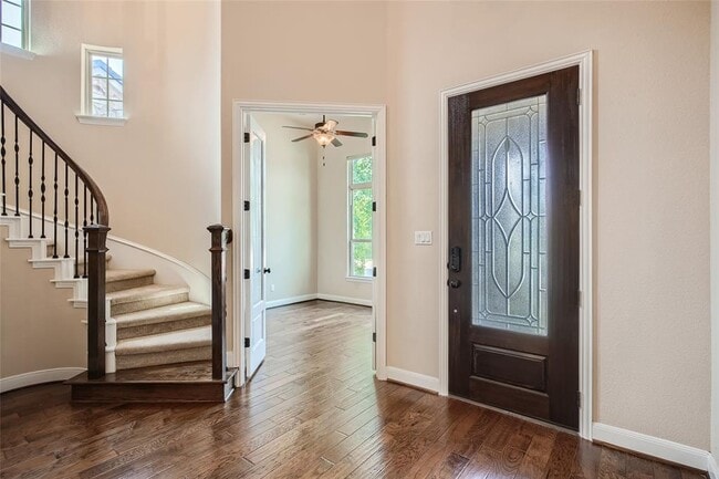 Photo - 207 Maxwell Way