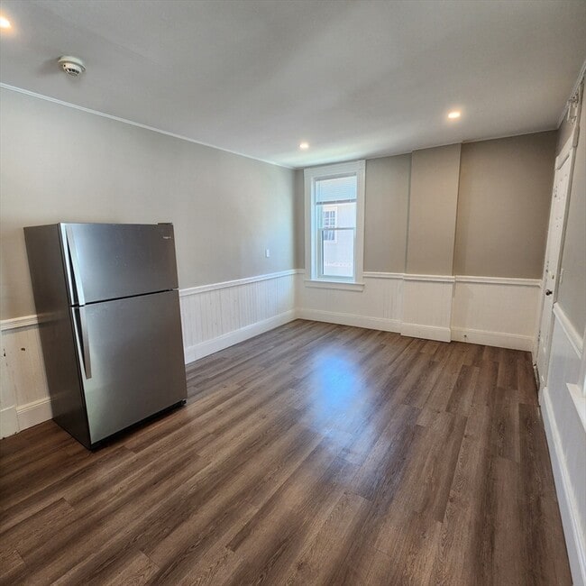 Photo - 76.5 Maple St Unidad L
