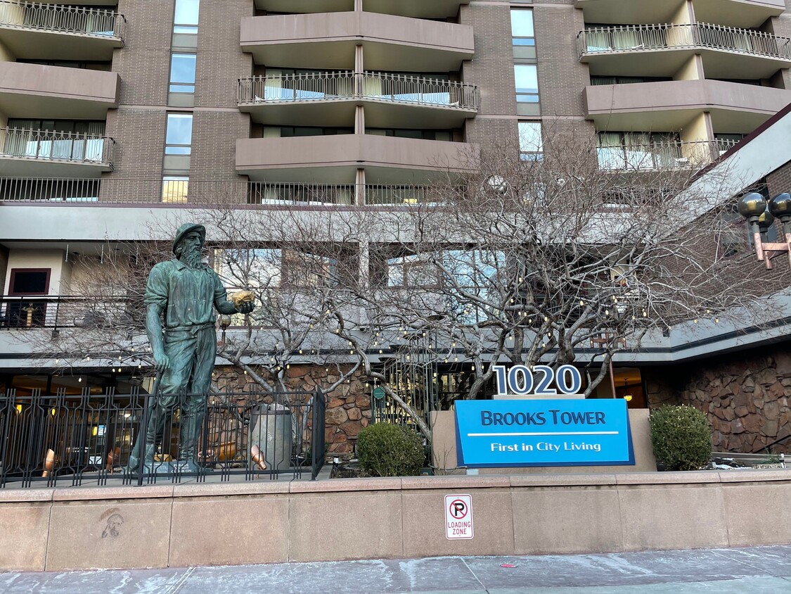Photo - 1020 15th St (Denver, CO)