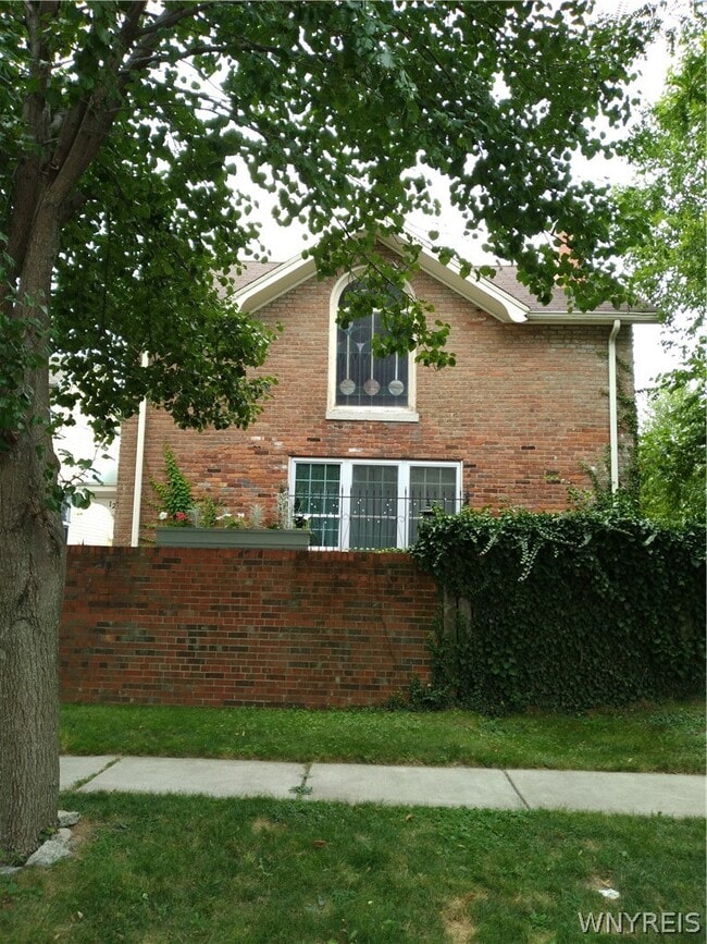 Photo - 12 Park St