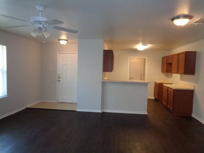 Building Photo - Biggs Street  13649-13651 Unit 13651 Biggs St