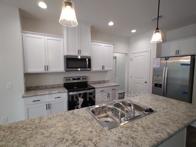 Photo - 584 Grayson Ave