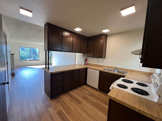 Photo - 3 Bed Townhouse With Garage Near WWU--Recently Remodeled Unidad 5